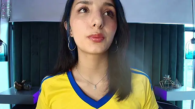 Aris Suarez online show from July 2026 03:49:01 PM