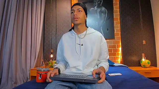 ItsZairen online show from February 2026 03:54:01 AM