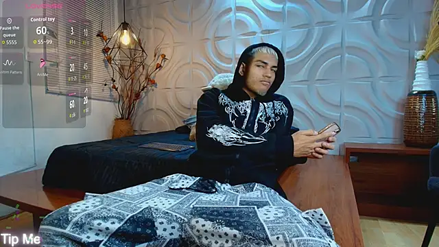 ItsZairen online show from April 2026 04:59:02 AM