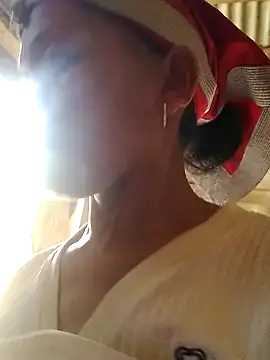 Snapshot of Linka998 chatting on March 2026 05:35:01 AM Linka998 online show from March 2026 05:35:01 AM