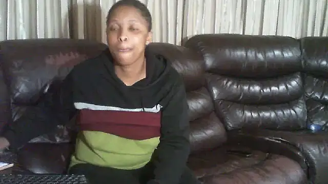 Caramel-Diva online show from April 2026 01:35:02 PM