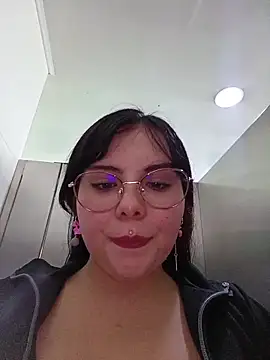 Yulska online show from May 2026 10:16:01 PM