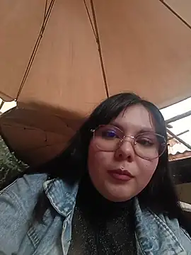 Yulska online show from May 2026 10:37:02 PM