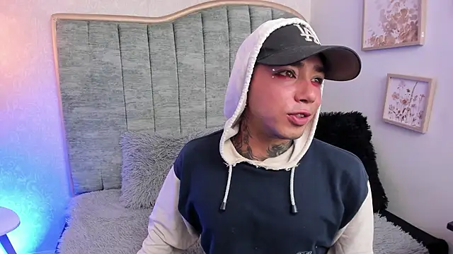 liam froid online show from February 2026 01:48:01 PM