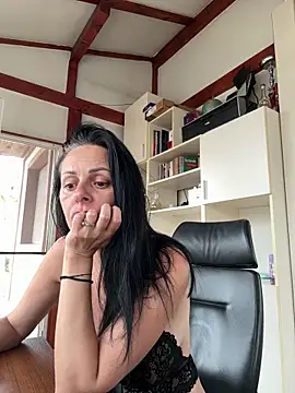 MiriamDelyn online show from June 2026 11:58:01 AM