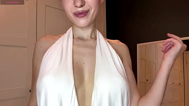 Alicecutepie online show from June 2026 06:55:02 AM