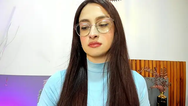 AndraCyruss online show from April 2026 11:11:01 PM