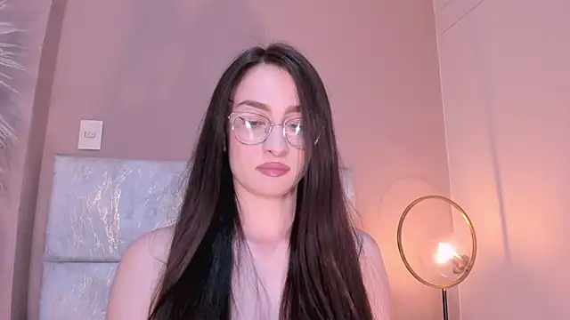 AndraCyruss online show from June 2026 11:03:02 PM