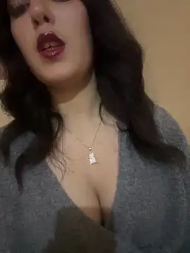 oumyy online show from February 2026 07:18:01 PM