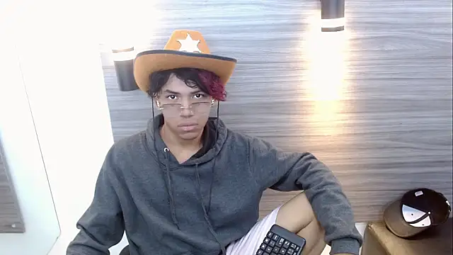 DaviidBuckx  online show from April 2026 02:10:01 AM
