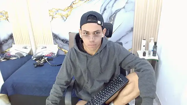 DaviidBuckx  online show from May 2026 03:23:01 AM