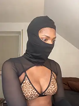 Snapshot of KiaraAmara chatting on February 2026 06:15:01 PM KiaraAmara online show from February 2026 06:15:01 PM