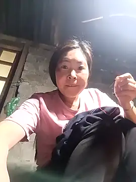 Yiyoongg online show from February 2026 04:05:02 AM