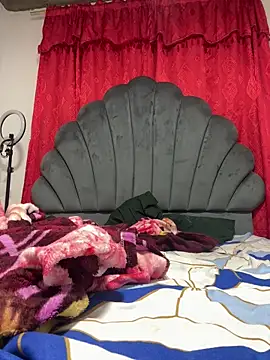 IsaacRey   online show from February 2026 11:31:01 PM