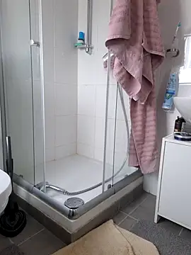 ondlaniej online show from March 2026 11:59:01 AM