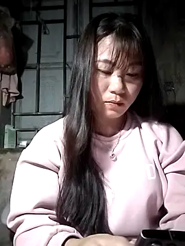 girl-bad102 online show from February 2026 05:17:01 PM