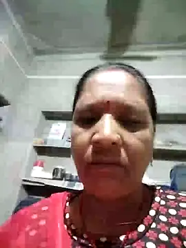 Snapshot of Loomaraj chatting on June 2026 10:30:01 PM Loomaraj online show from June 2026 10:30:01 PM