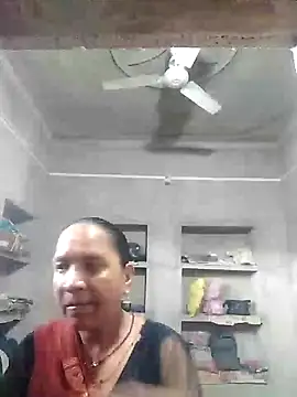 Snapshot of Loomaraj chatting on July 2026 08:29:02 AM Loomaraj online show from July 2026 08:29:02 AM