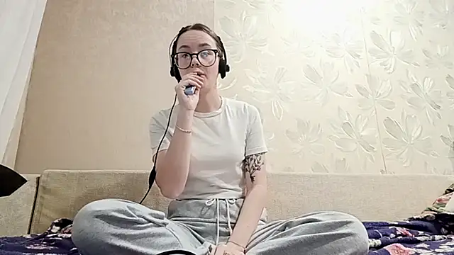 RomanceEncore online show from February 2026 12:20:01 PM