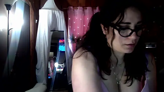 VelvetBrunetteXo online show from February 2026 08:20:02 PM