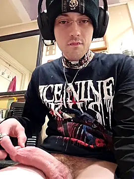 Snapshot of IgnitedShipyard chatting on April 2026 01:12:02 AM IgnitedShipyard online show from April 2026 01:12:02 AM