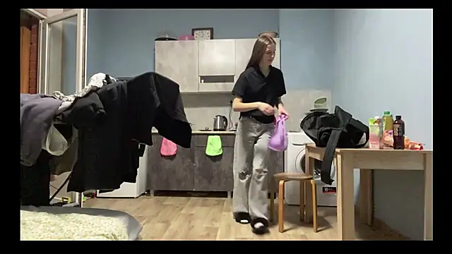 LinaWills online show from March 2026 06:03:01 PM