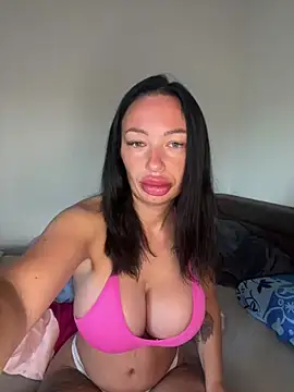 SaraHotDiamond xoxo online show from May 2026 04:40:01 AM
