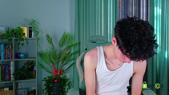 moon Gloww online show from April 2026 02:31:01 AM