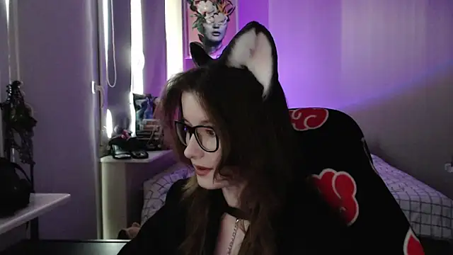 LunaXcherry online show from April 2026 04:53:02 PM