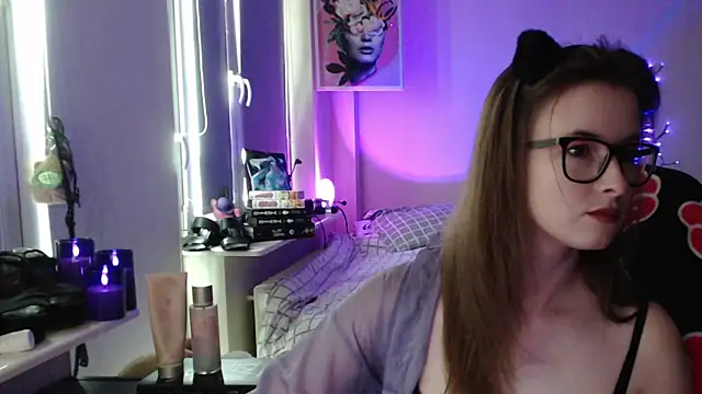 LunaXcherry online show from May 2026 04:34:02 PM