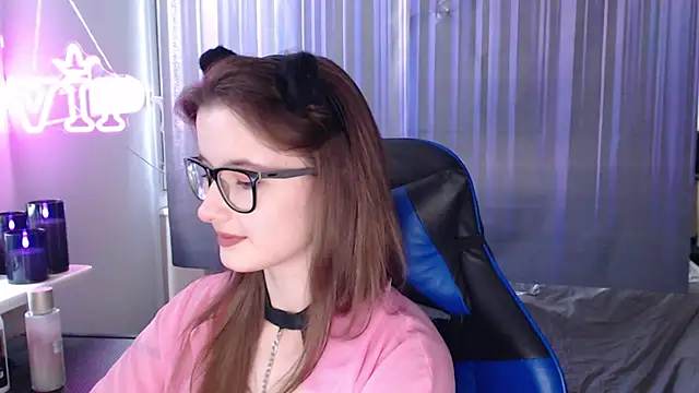 Snapshot of LunaXcherry chatting on June 2026 05:13:02 PM LunaXcherry online show from June 2026 05:13:02 PM