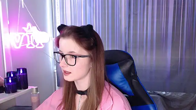 Snapshot of LunaXcherry chatting on June 2026 04:41:01 PM LunaXcherry online show from June 2026 04:41:01 PM
