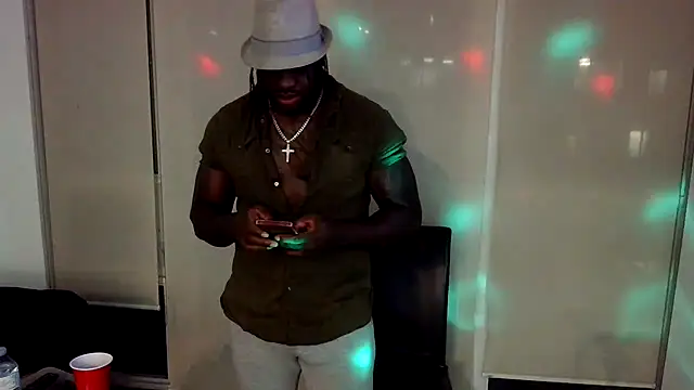 darkstallion7 online show from April 2026 07:28:02 AM