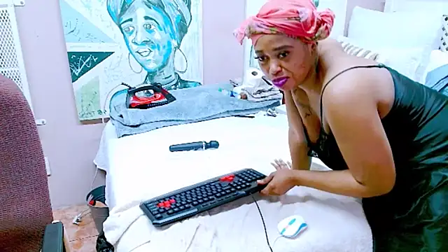 TyraHotxxx online show from May 2026 02:45:01 PM