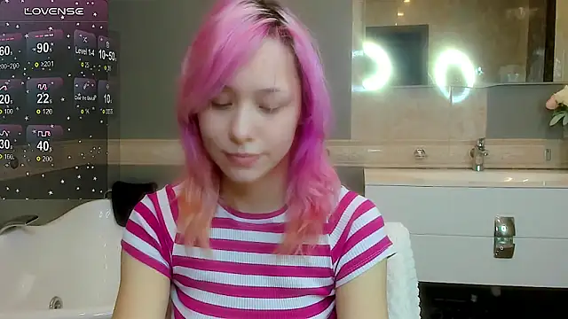 Snapshot of EmilyTrase chatting on April 2026 01:25:02 AM EmilyTrase online show from April 2026 01:25:02 AM