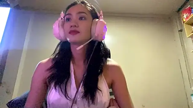 GenevaNicarry online show from February 2026 12:07:01 AM