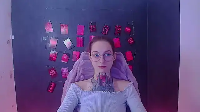 Esmi Winter online show from March 2026 06:28:02 AM