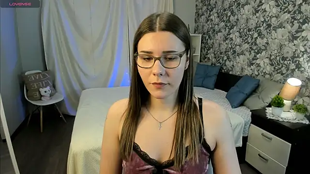 Snapshot of Coraline_kitty chatting on March 2026 06:08:01 AM Coraline kitty online show from March 2026 06:08:01 AM