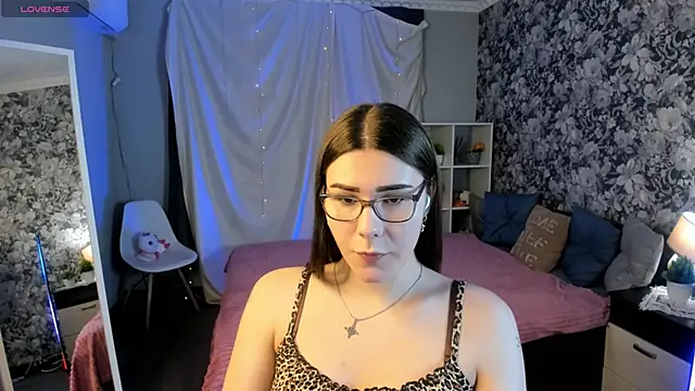 Coraline kitty online show from May 2026 05:18:02 PM