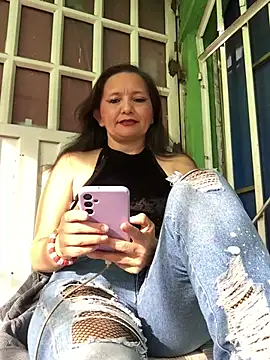Alexamontiel  online show from April 2026 09:19:01 PM