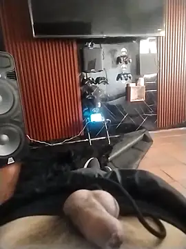 Guzman82838 online show from February 2026 03:38:01 PM