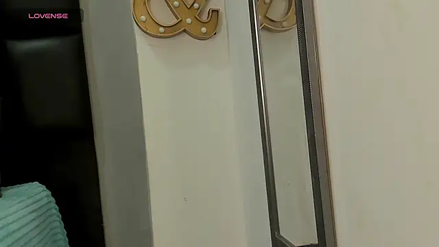 Snapshot of Criistal_castro chatting on March 2026 12:01:02 PM Criistal castro online show from March 2026 12:01:02 PM