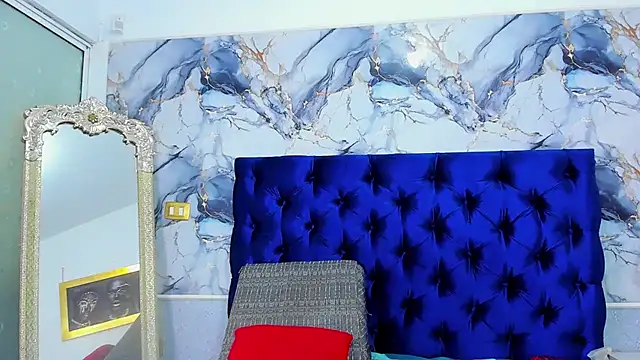 Snapshot of EBONY_SWEEET_ chatting on March 2026 03:43:01 AM EBONY SWEEET online show from March 2026 03:43:01 AM