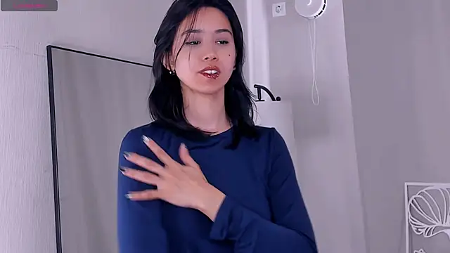 Snapshot of EmelinaGnas chatting on March 2026 07:58:01 AM EmelinaGnas online show from March 2026 07:58:01 AM