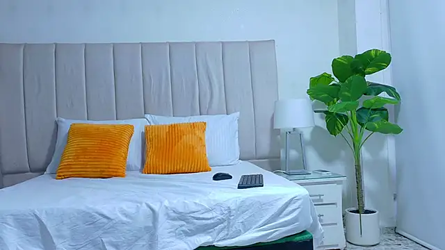 Snapshot of Brisa_Silva chatting on February 2026 11:22:02 AM Brisa Silva online show from February 2026 11:22:02 AM