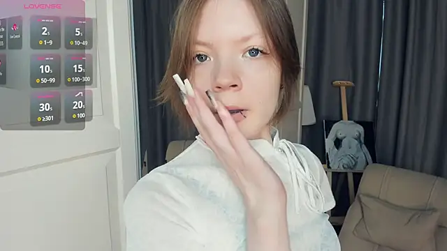 LavenderMitten online show from May 2026 05:47:01 AM