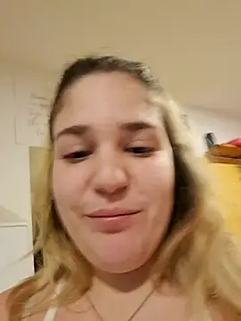 Snapshot of Dulcexpecado chatting on March 2026 11:12:01 PM Dulcexpecado online show from March 2026 11:12:01 PM