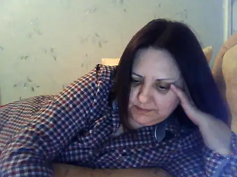 LockyCharm111 online show from April 2026 06:20:01 PM