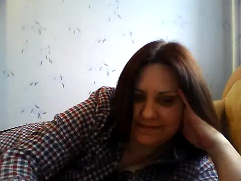 LockyCharm111 online show from April 2026 03:25:02 PM