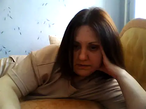 LockyCharm111 online show from April 2026 04:12:02 PM